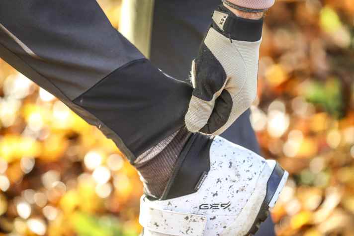 Die luftigen Stretch-Bündchen sorgen für einen angenehmen Sitz. Insgesamt ist die Skibotn aber sehr kurz geschnitten.