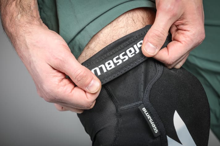 Das breite Silikonband könnte etwas mehr Grip bieten.