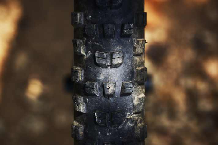 Mit dem Gunnison will Bontrager einen Trail-Allrounder für felsiges Terrain geschaffen haben. Der Gunnison sollte mit seinem groben Profil auch auf alpinen Trails guten Grip bieten