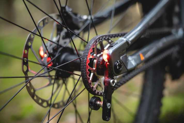 A rear light is integrated into the dropouts and is powered by the main battery.