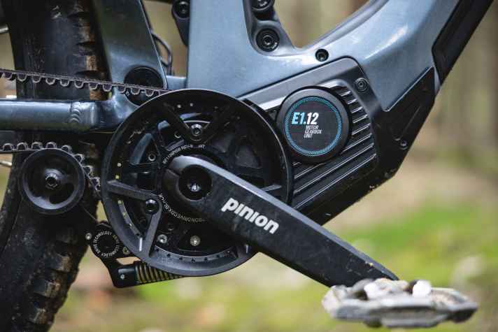 Pinions MGU ist eine Einheit aus E-Motor und Schaltgetriebe mit 12 Gängen. Die Power liegt locker auf Niveau von Bosch und Shimano.