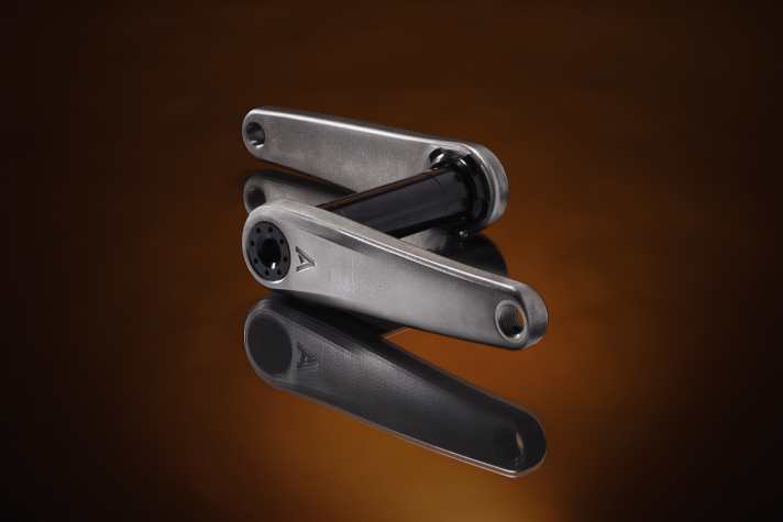 The A.GR.TI crank is supplied with a robust axle made of 7075 aluminium, which is available in either the DUB standard with 28.99 millimetre or 30 millimetre diameter. | Atherton Bikes