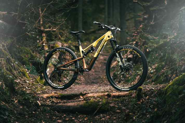 Rocky Mountain Instinct Carbon 70 // 7900 Euro // 29" // 150 mm travel front and 140 mm travel rear // 13.97 kg without pedals in size L