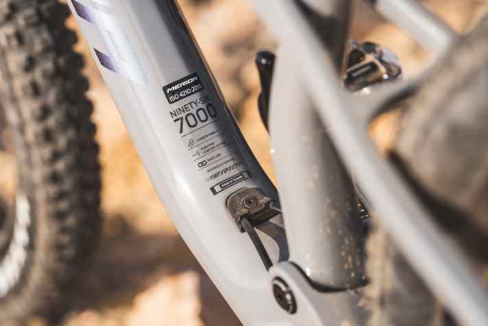 "An exciting reincarnation of our World Cup-proven XC and marathon machine" is how Merida describes this interpretation of a down-country bike.