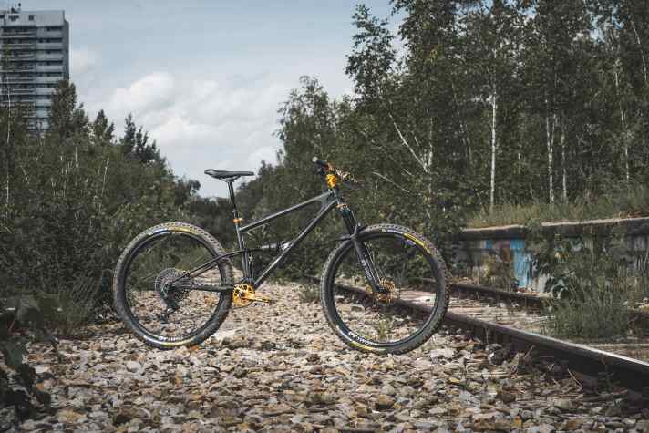 Starling Mini Murmur // 120/120 millimetre travel // 13.47 kilos // 29-inch // approx. 2540 euros (frame) // steel