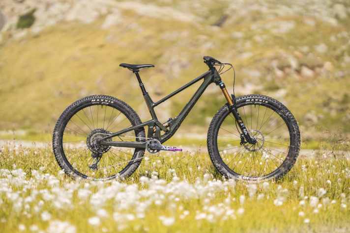 Scor 2030 X01 // 13,05 kg // 140/130 Millimeter Federweg // 29-Zoll // 7999 Euro // Carbon