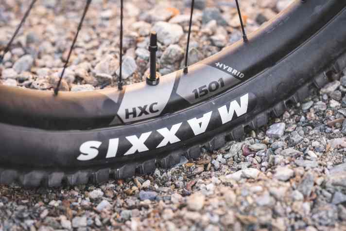 Noble Noble: HXC 1501 carbon wheels with high-quality 240 hubs from DT Swiss.