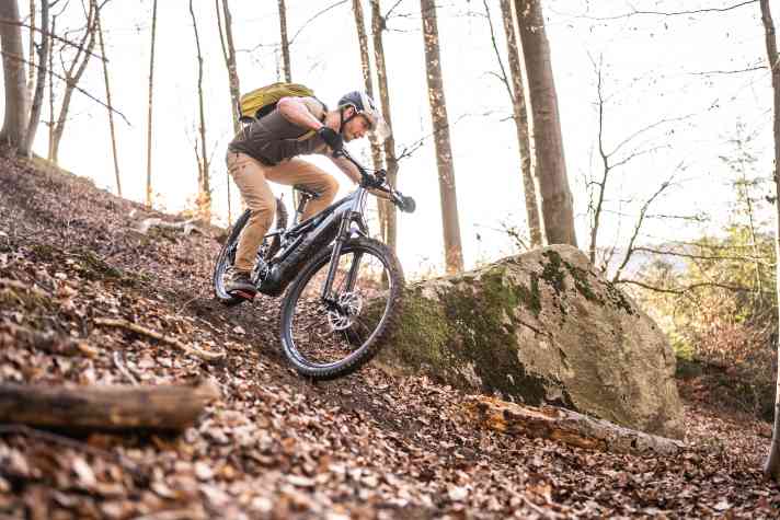 Balanced and uncomplicated: The bike is relaxed to ride off-road.