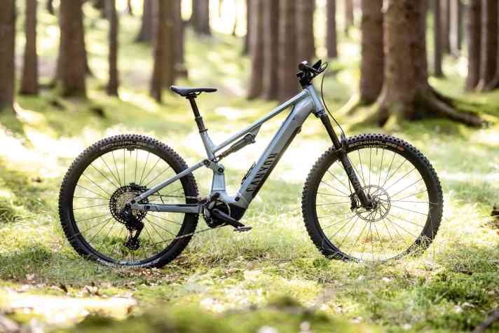 Canyon Neuron:On AL9 // Bosch Perf. CX // 800 Wh // 150/145 mm // 29 inch // 24.95 kg // 5499 Euro