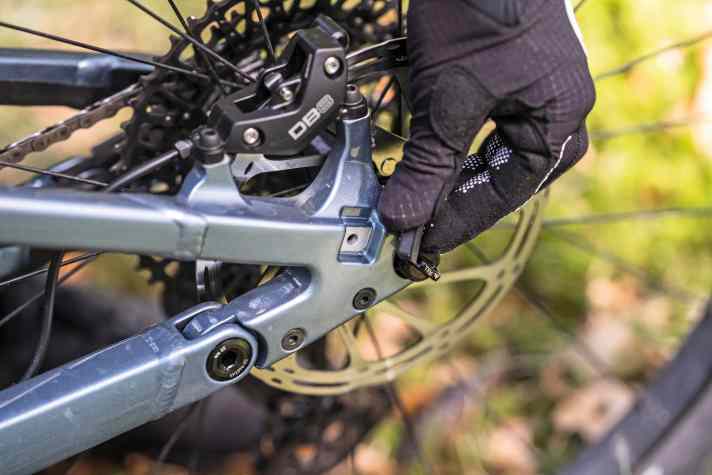 The Canyon Neuron:On AL also has space for a kickstand, pannier rack and mudguards.