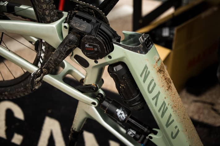 The Connect module is located under the battery cover of the Strive:On on the Bosch Performance CX.