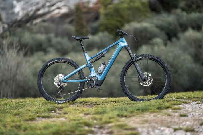 Das Canyon Spectral:On CF 7 gehört zu den betroffenen Bikes, die erstmal nicht mehr bewegt werden sollen.