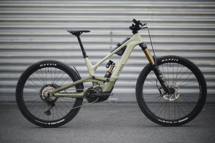 Canyon Torque:On CF9 // 180/175 mm // 29/27.5 inches // 7499 or 7899 euros // from 23.7 kg