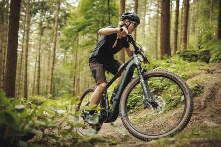 Ideally equipped for fast uphills with a powerful Bosch drive: the Backfire R.