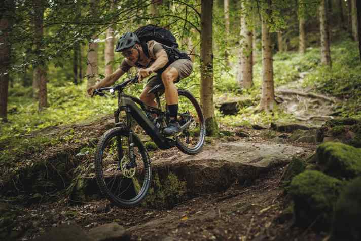 The Centurion Numinis is the sporty touring fully in the line-up. It is also available as an EQ version with full equipment and now with Bosch's ABS Pro.