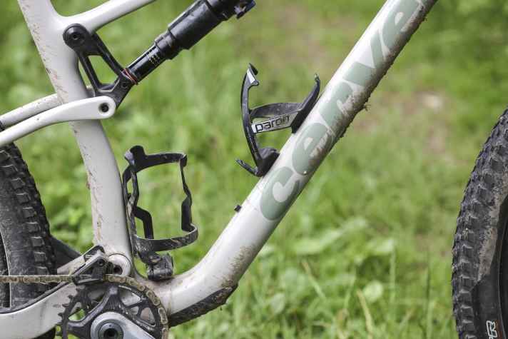 Klassische Trinkflaschen-Anordnung am Cervélo ZFS-5. Maximale Kapazität: 1,5 Liter.