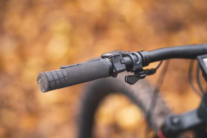 Die Mini-Remote arbeitet kabellos, das erspart lästigen Kabelsalat.