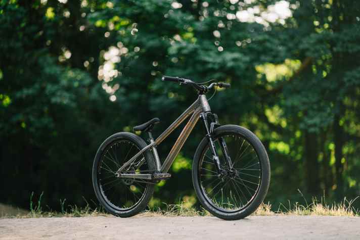 Der Rahmen des PBJ baut besonders kompakt und verfügt über eine geringe Überstandshöhe