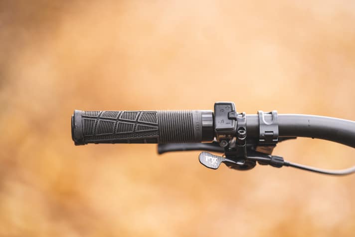 The Mini Remote from Bosch controls the drive wirelessly.