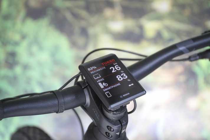 Volles Infotainment: Das große Kiox 500-Display ist mit 2,8 Zoll rund 40 Prozent größer als das bekannte Kiox 300. Gut ablesbar und mit vielen Informationen spricht es alle an, die auf Elektro-Gadgets und Infotainment stehen.