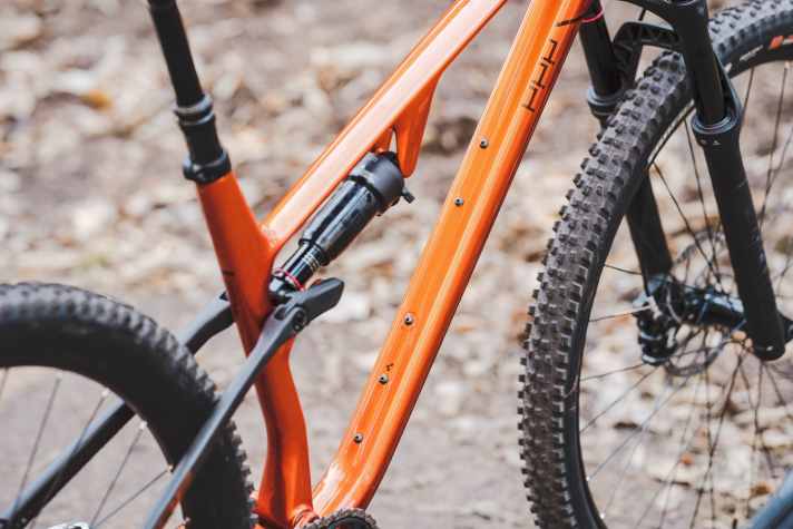 The Cube Fully accommodates two bottle cages. These can be mounted in a row on the down tube.