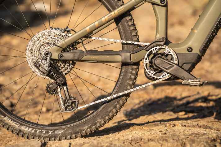 The Acid crankset on the Cube Stereo Hybrid One 44 TM from model year 2025.
