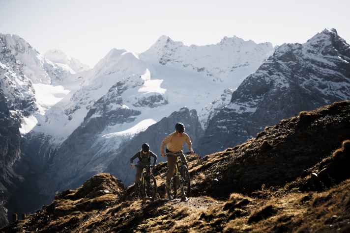 Die Guides des DIMB werden als erste in den Genuss der beiden neuen Kollektion Trail und Free kommen
