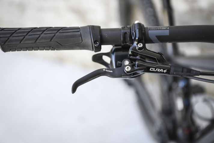 Lots of power despite its slim appearance: The Formula Cura 4 brake has to prove itself in the endurance test.