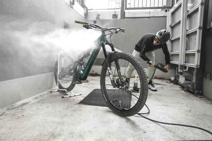 Bekommt viel Liebe: Das Specialized Levo SL in der Alu-Variante.