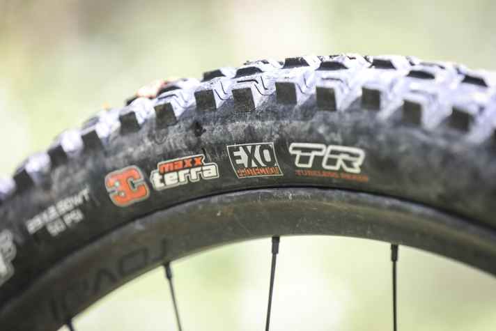 Without a tubeless setup, the tyres on the Merida All Mountain had a tough time. Throwing out the heavy, puncture-prone tubes is our number one tuning tip.