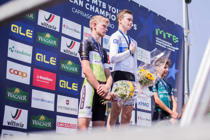 2nd place out of 116 starters in the XCO race - Elias on the podium alongside Frenchman Noa Filippi (Team Sud France).