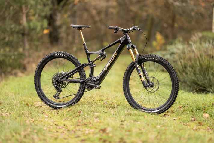 Wunderkind? The scales in the BIKE lab show 19.75 kilos for the Amflow PL Carbon Pro with 600 battery and a whopping 1000 watts of peak power.