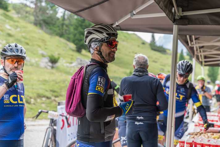 Kraft tanken an der Verpflegungsstelle