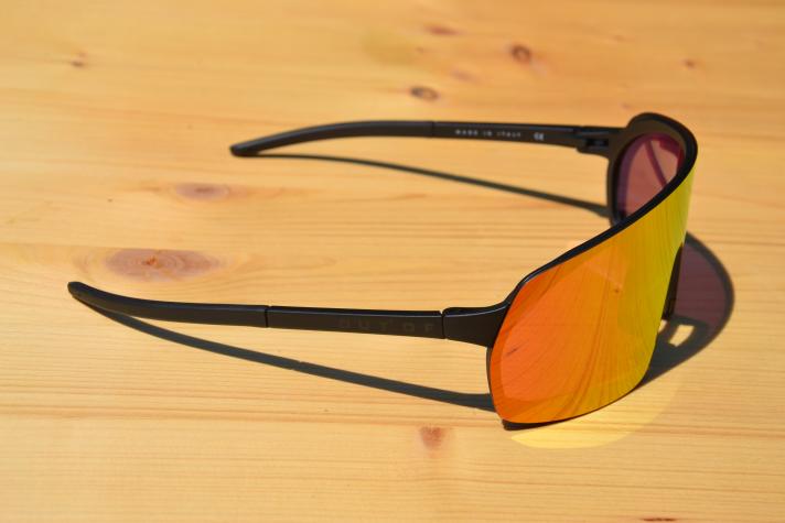 These adjustable Adapta temples should be fitted to all Out of models. They provide a much better hold than the thin temples with the often oppressive arch!
