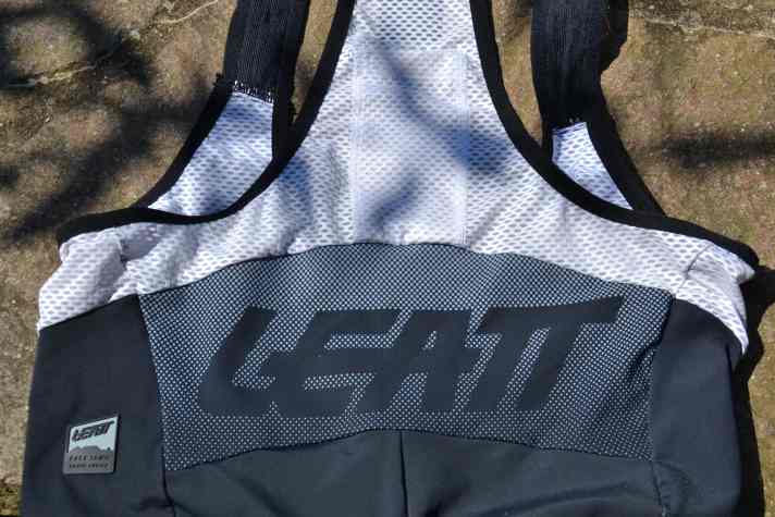 The trousers are made of very breathable mesh right up to the waistband, but the rest is also comfortable, even in sweltering heat.