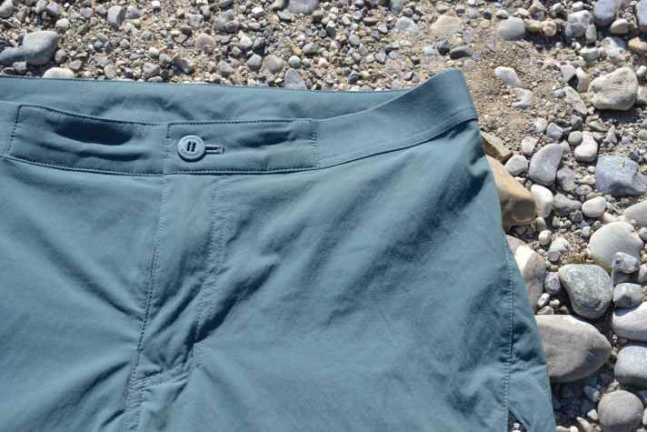 The waistband is elasticated, but doesn't sit quite as securely when riding.