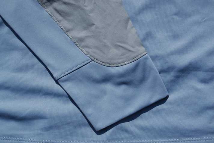 Two materials, both extremely airy and comfortable to wear.
