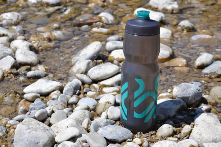 Die Fidlock Fidguard Fahrradflasche überzeugt vor allem mit einem funktionalen Mundstück.