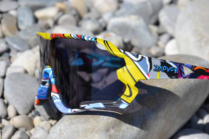 Erinnert an die Oakleys der letzten Jahre, sitzt aber auch richtig gut und hat eine angenehme Tönung.