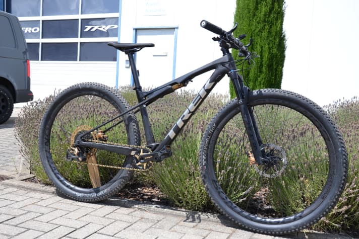 There's the thing! In terms of style, the EVO groupset is already better than the grey-on-grey of my Sram GX AXS.