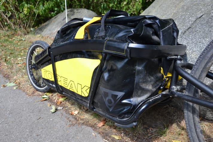 On hills, the bike trailer feels more like it's pushing you than pulling you down. Unexpected realisation!