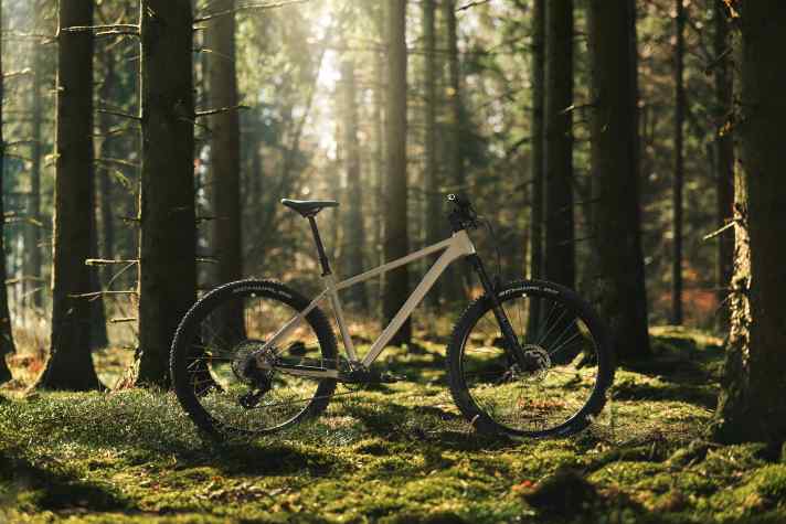 Rose proves that mountain bike hardtails can still be affordable in 2025 with the PDQ AL from 1199 euros.