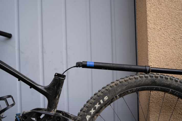 Stroke shortened, problem solved: Now the seat post finally fits into the seat tube.