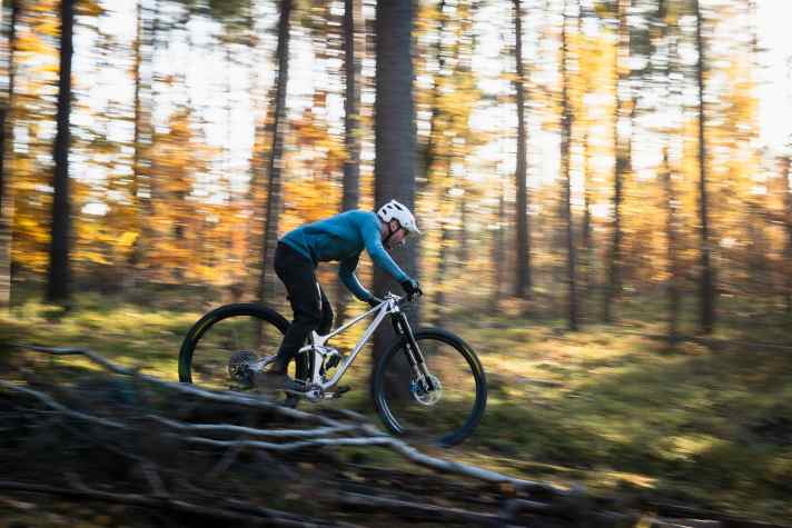 Simon Metzner has already been able to test the Actofive I-Train 32 and is certain that 32-inch wheels offer advantages in many areas.