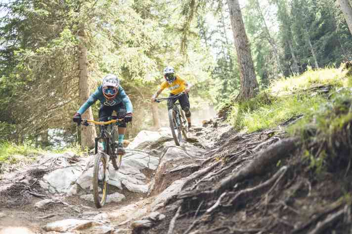 Trail-Ghosting: Wenn der Kollege hinten die schnellere Linie wählt und theoretisch überholen könnt.