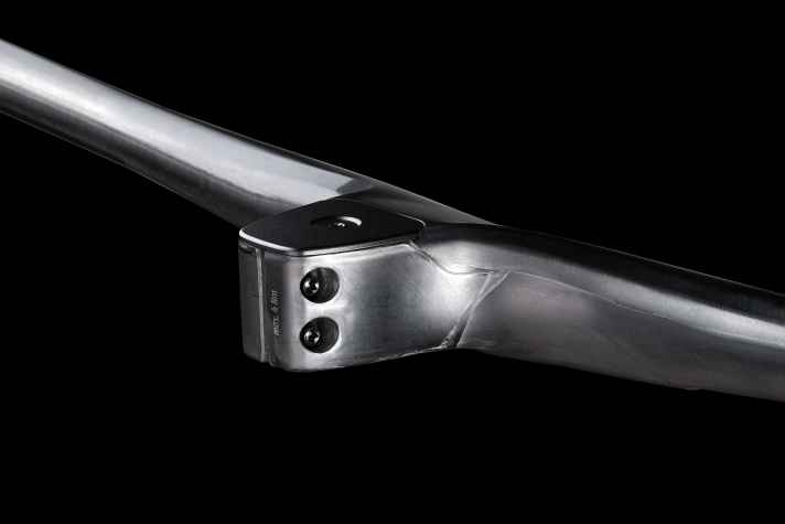 Saubere Klemmung des Lenkerschafts mittels 2 Schrauben