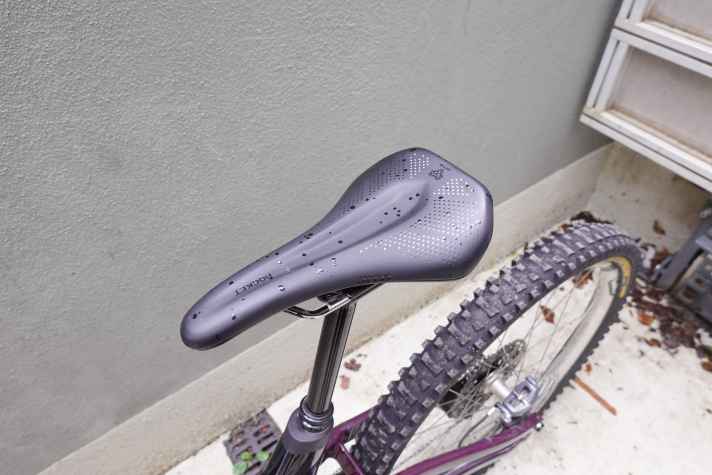 Comfort zone: The large recess in the centre noticeably relieves problem areas - even after hours in the saddle.