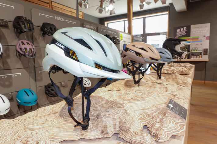 Light, safe, stylish and versatile - perfect for gravel and road.