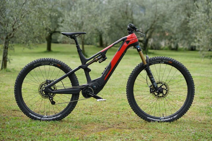 Rotwild R.X 1000 // from 9999 euros // 960 Wh // 29/27.5 inch // 150 mm travel