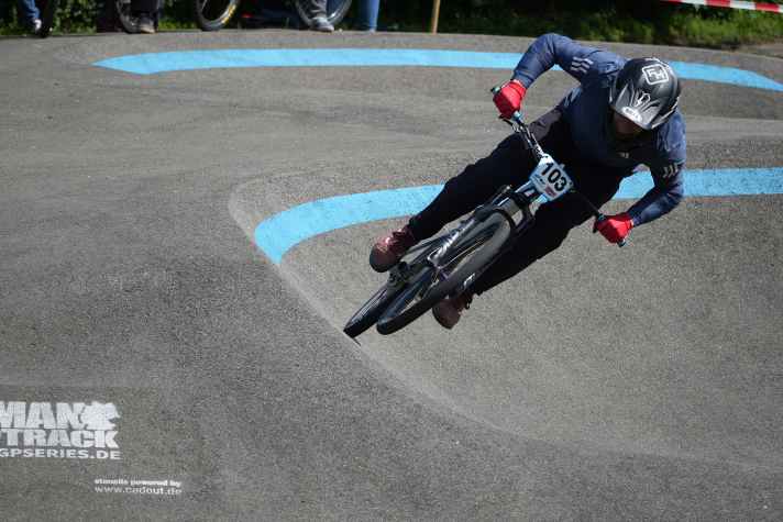 In the elite class, the participants don't give each other a second. The race for the crown will be decided on 18 October in Erlangen.